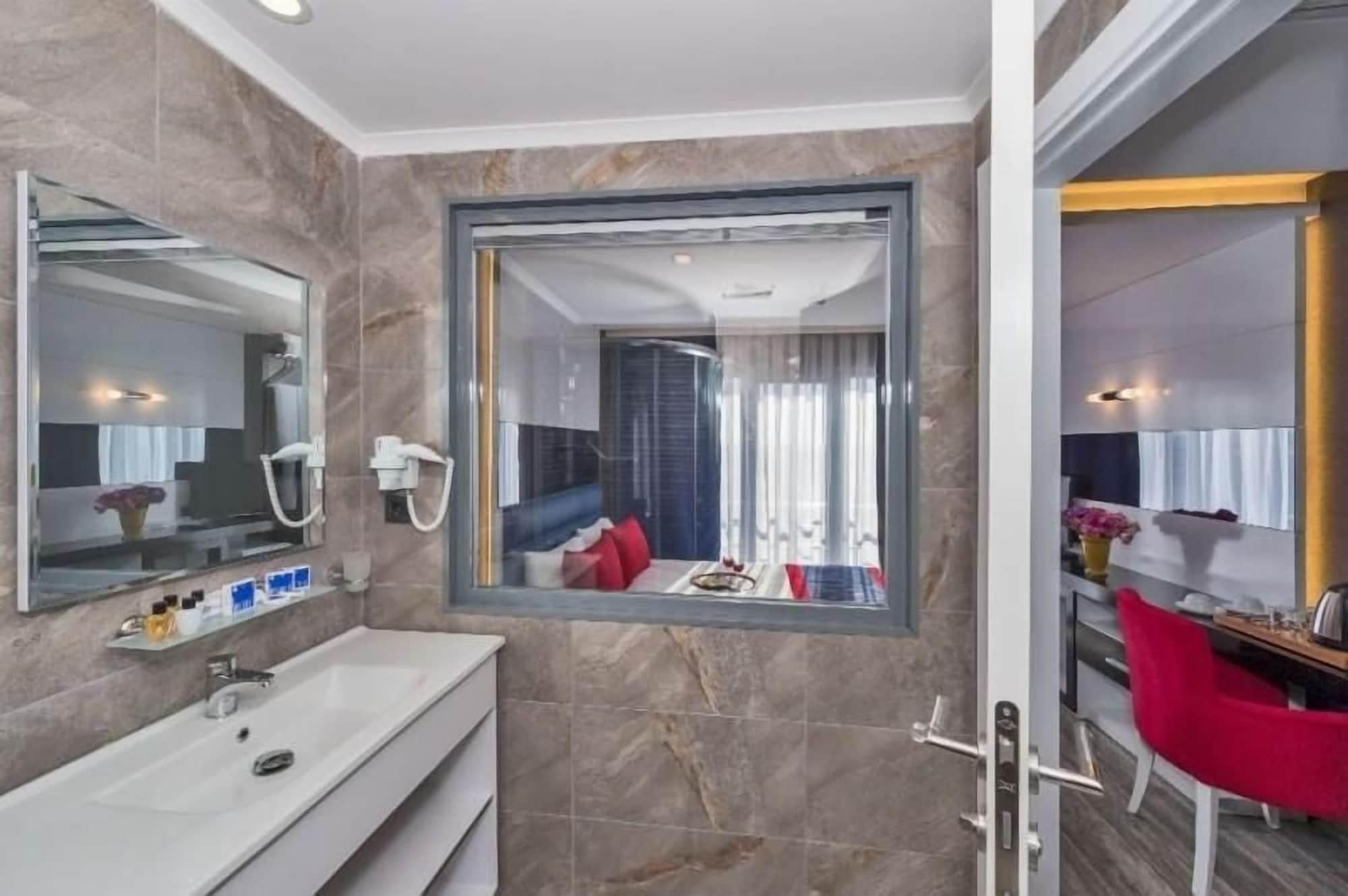 Inntel Hotel Istanbul Exterior foto